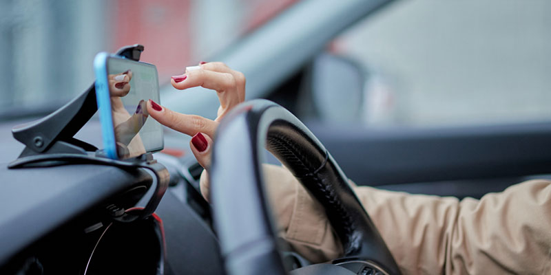 Soporte para automóvil con carga inalámbrica
